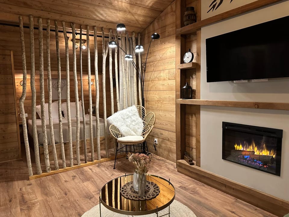 TV and multimedia, fireplace