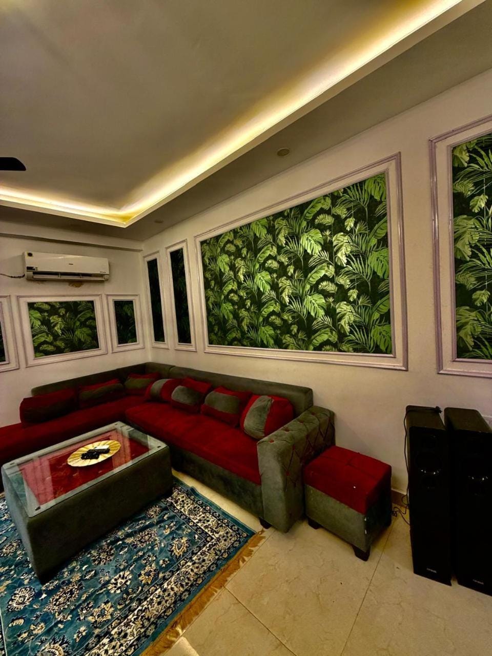 Peaceful Luxury Retreat 3BHK ,Relax, Family, Party Apartment in New Delhi