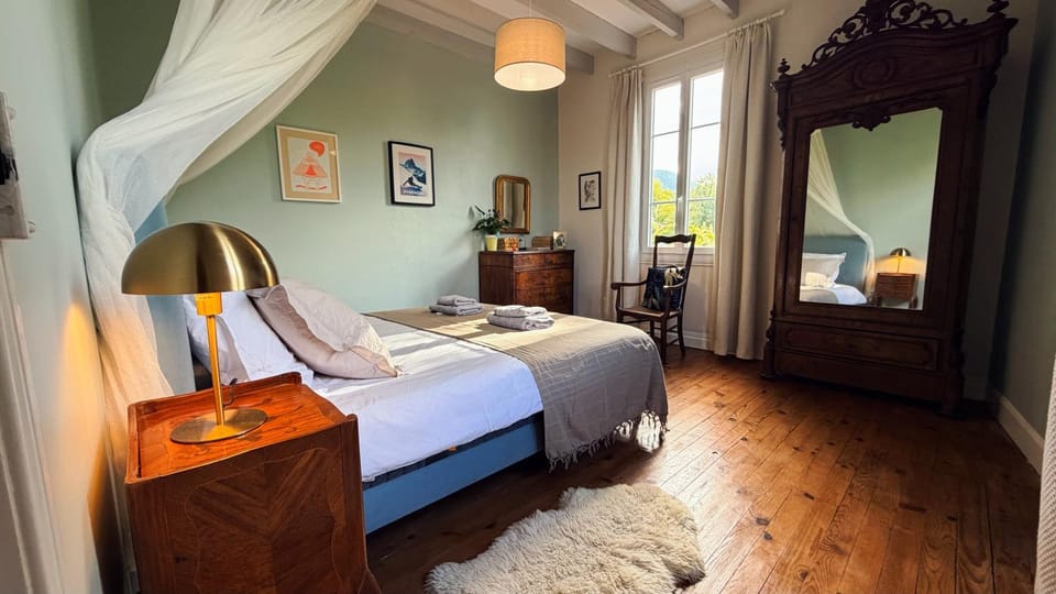 Bed, Photo of the whole room, Bedroom, wardrobe
