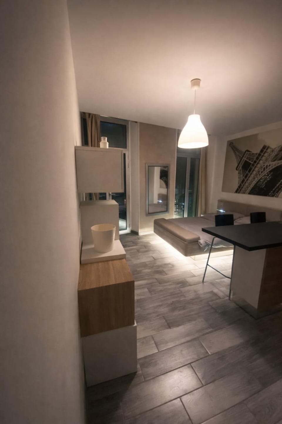 Night, Seating area