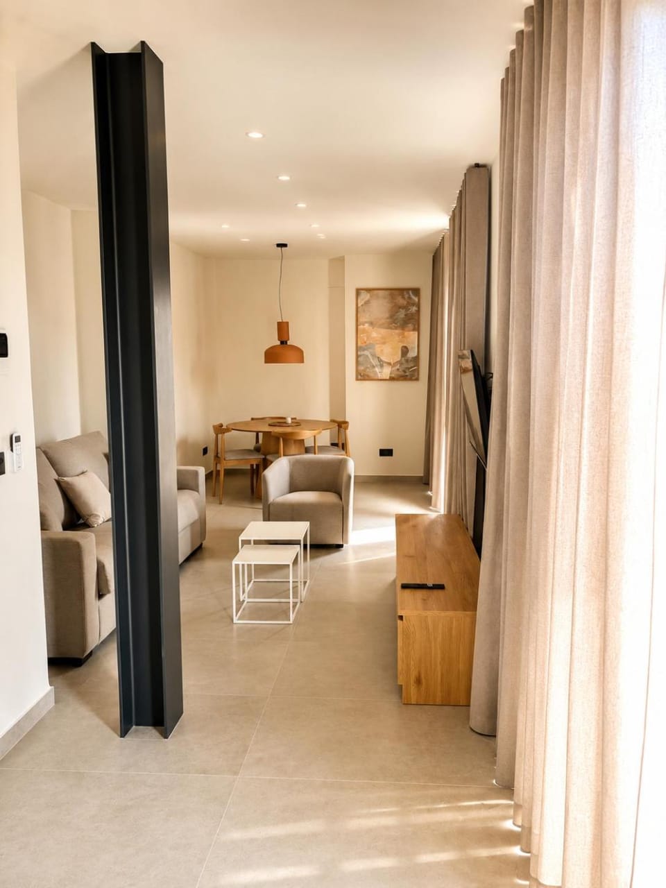 Lounge or bar, Seating area, Dining area