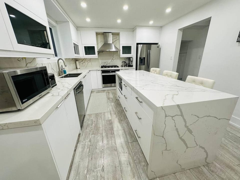 microwave, oven, kitchen