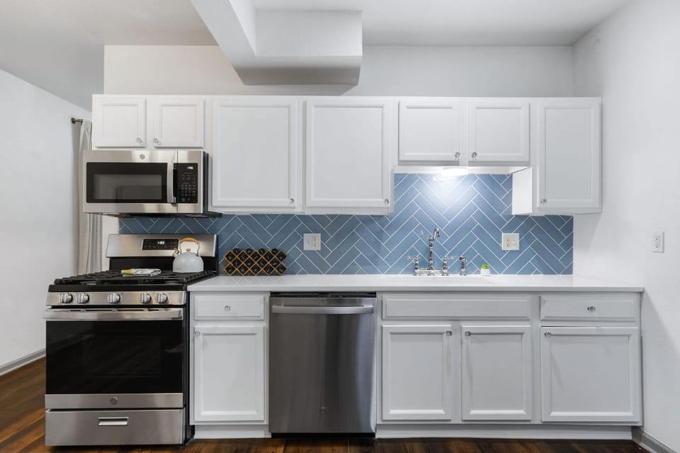 Columbus Park - Lower- 1 Bed Close to River Market House in Kansas City