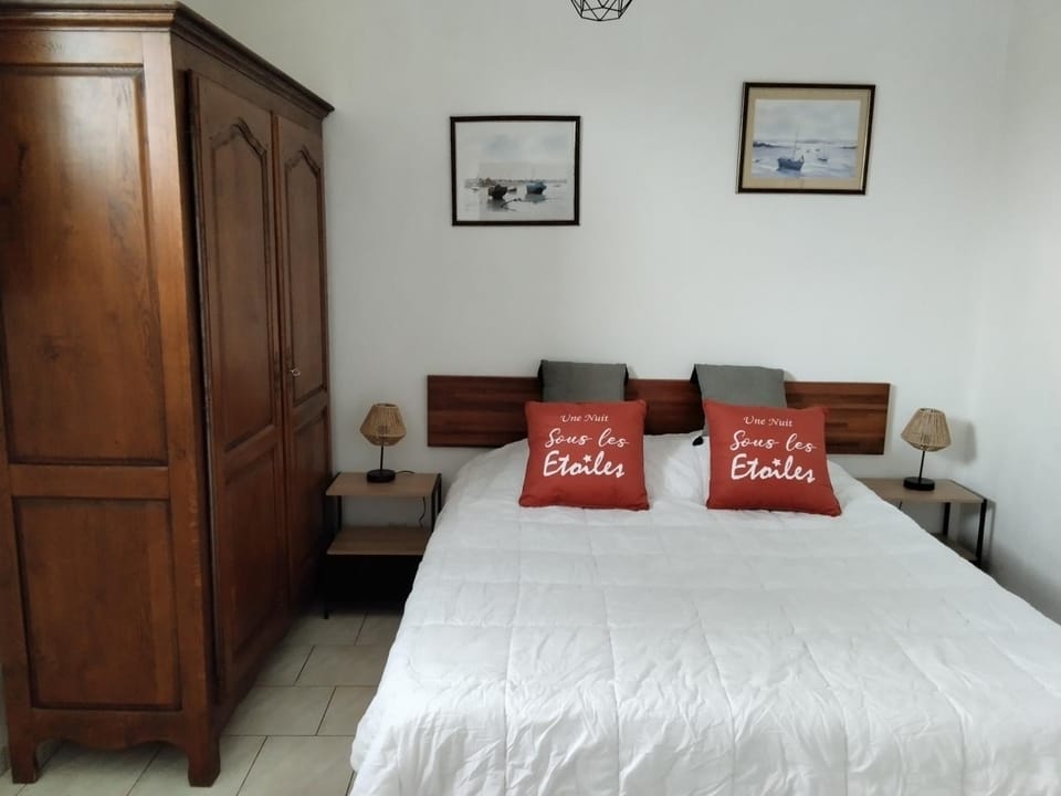 Living room, Bedroom
