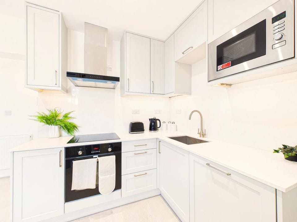 NEW Artisan Flat by Signature Stays - Modern - Spacious Apartment in Cheltenham