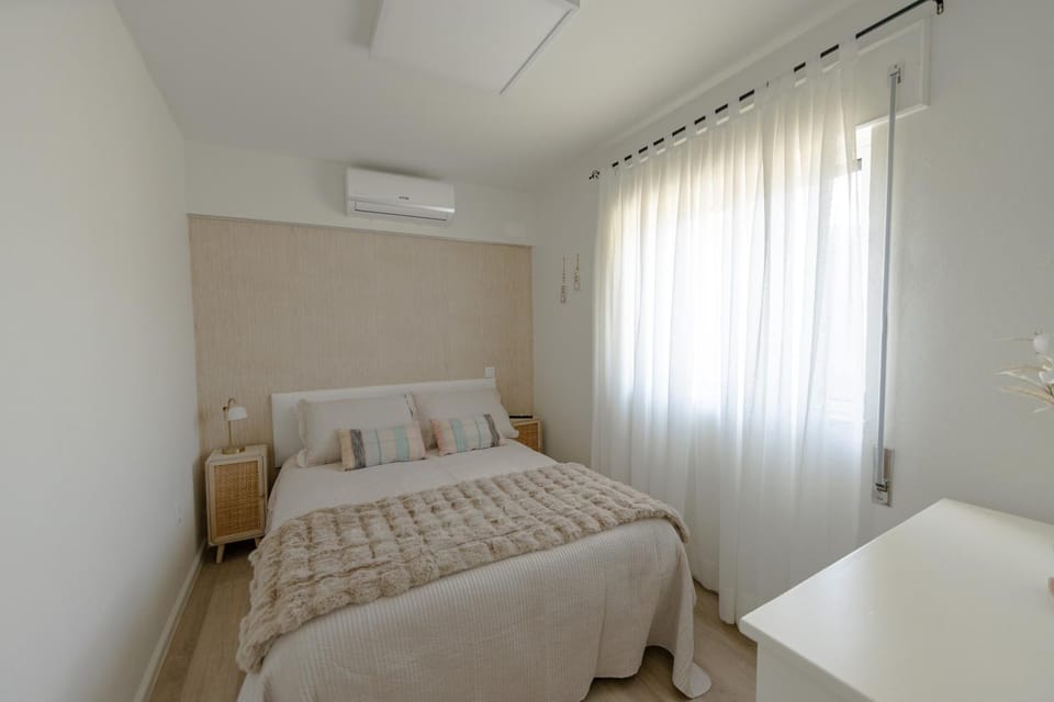 Bed, Photo of the whole room, Bedroom, towels, air conditioner