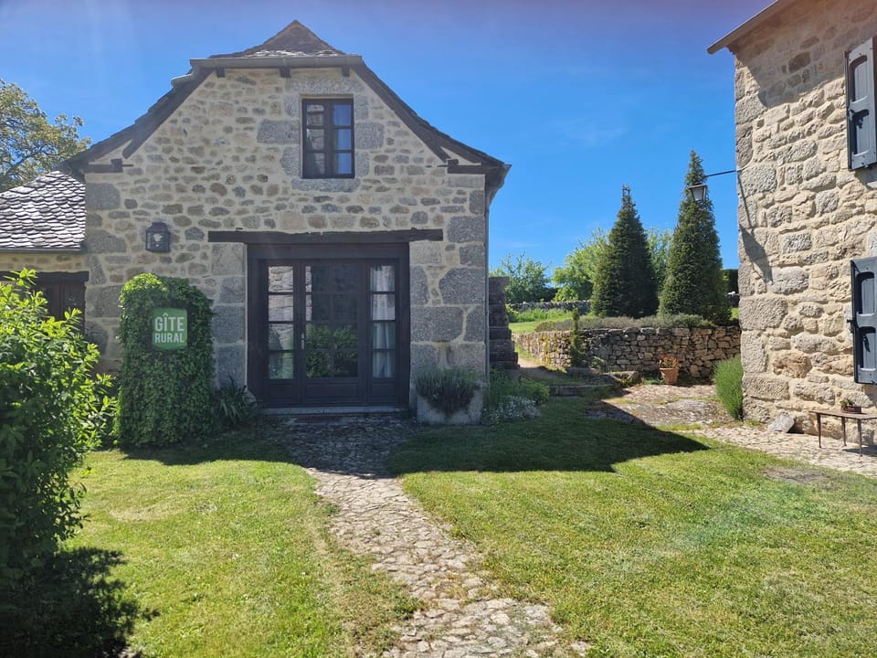 Property building, Facade/entrance, Off site