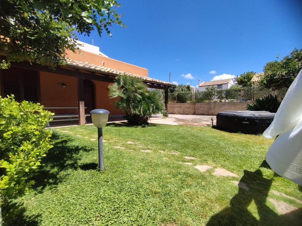 Dara 406, mare Spa e kite vicino Stagnone di Marsala fronte Egadi House in Marsala