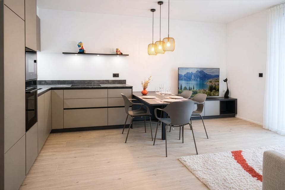 TV and multimedia, Kitchen or kitchenette, Dining area