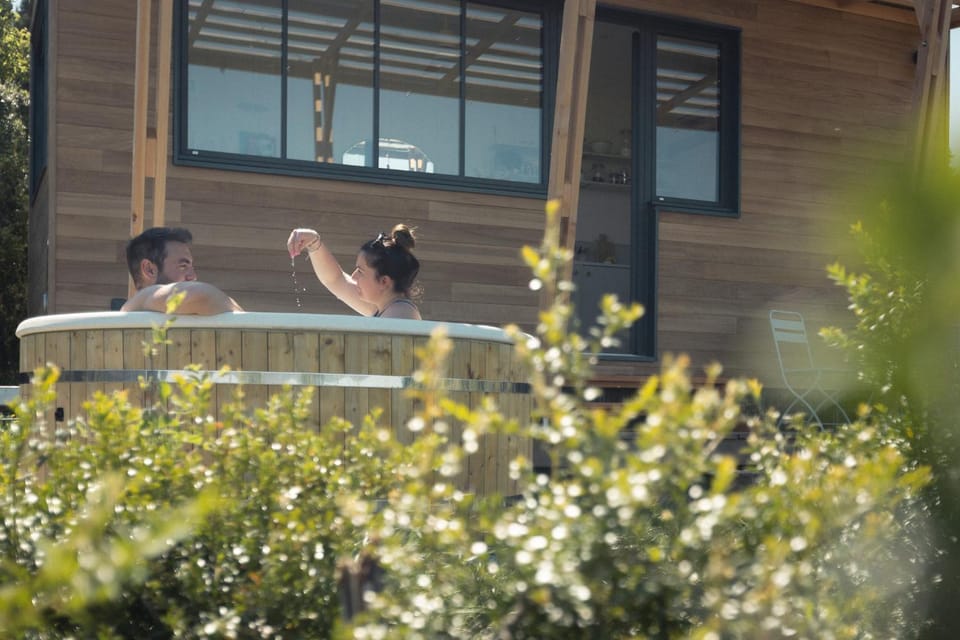 Property building, Spring, Day, People, Garden, View (from property/room), Balcony/Terrace, Garden view, group of guests