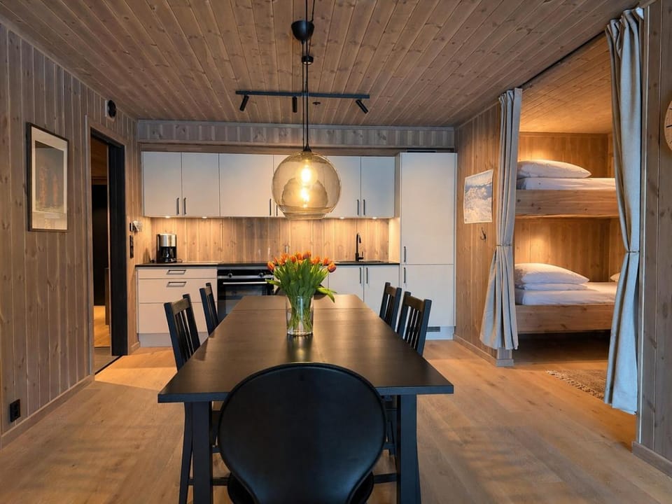 Bed, Kitchen or kitchenette, Living room, Photo of the whole room, Dining area