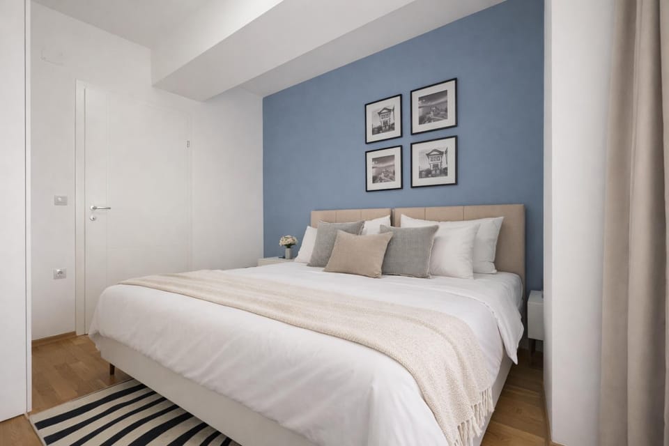 Bed, Photo of the whole room, Bedroom