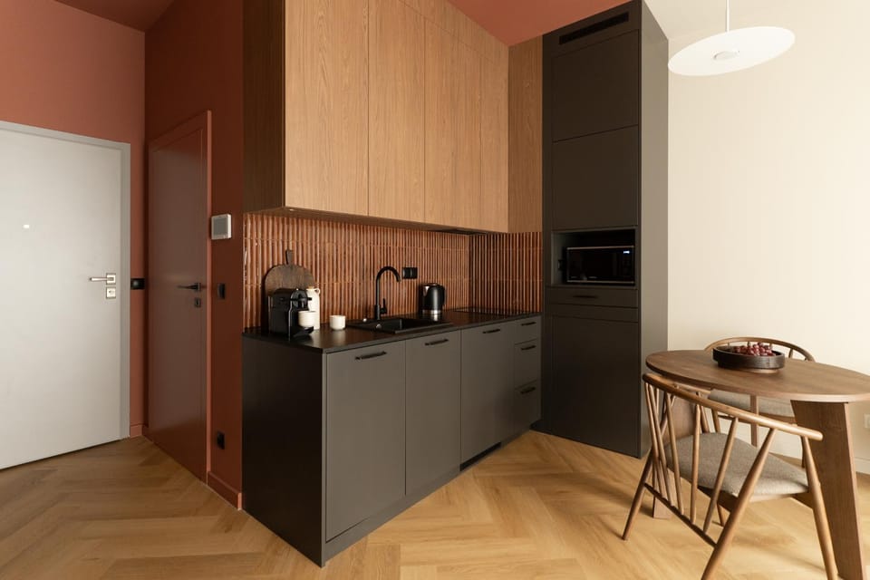 Coffee/tea facilities, Dining area, microwave, stove, washing machine, dryer