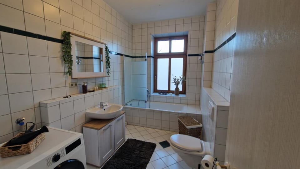 Bathroom, Bath