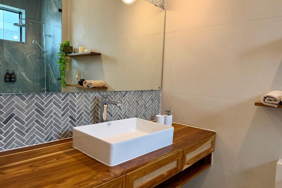Brand New Modern Designer Villa 2BR w Private Pool Villa in Ban Tai