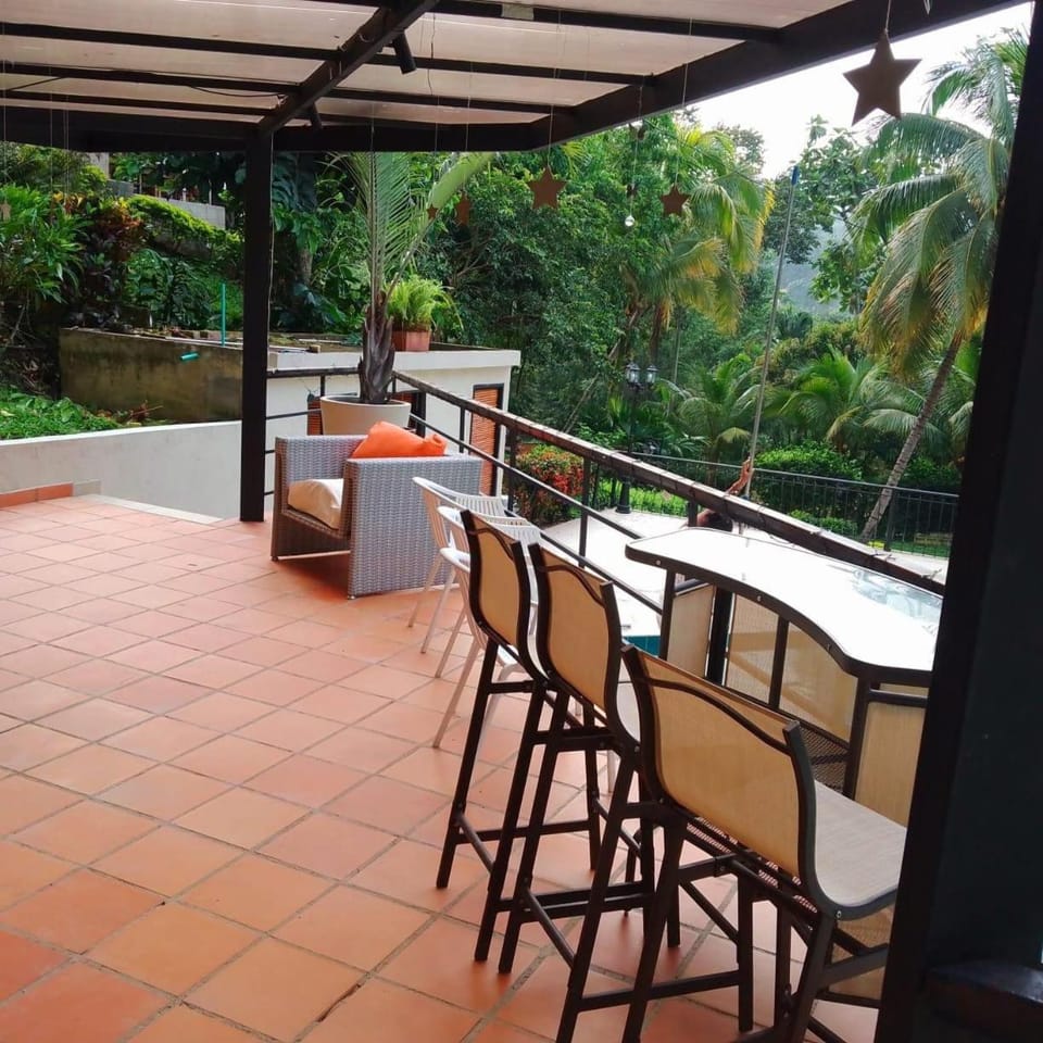 Villa Alegria House in Villeta