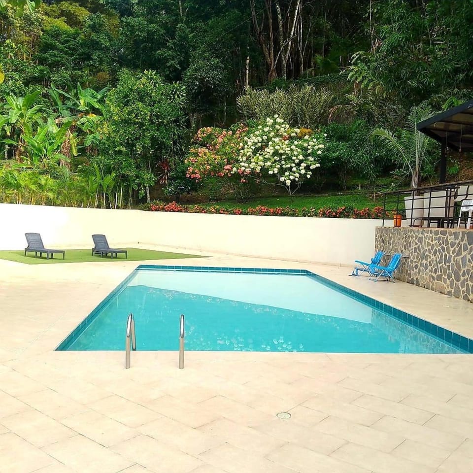 Villa Alegria House in Villeta