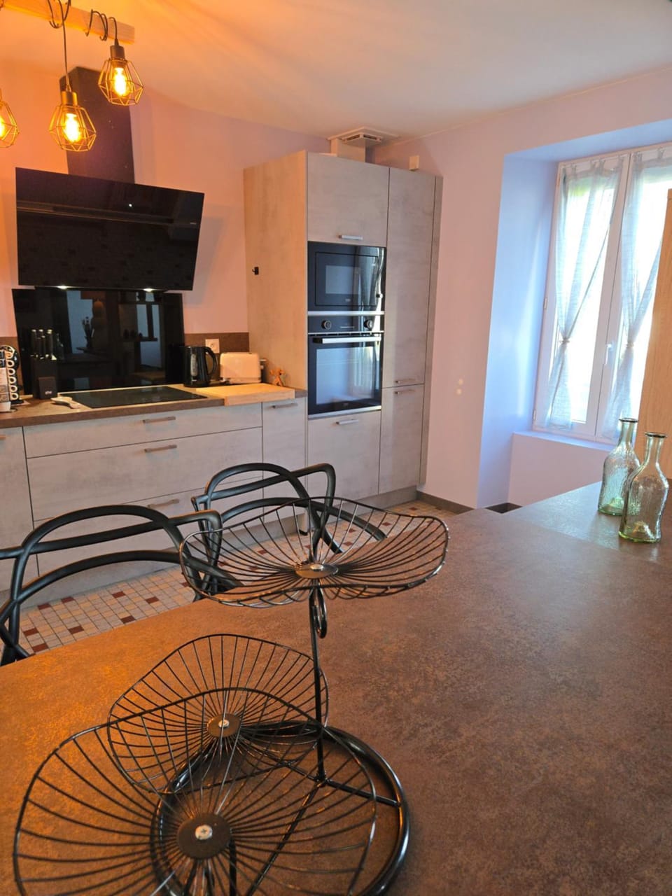 Kitchen or kitchenette, Dining area, dishwasher, minibar, oven, stove, toaster