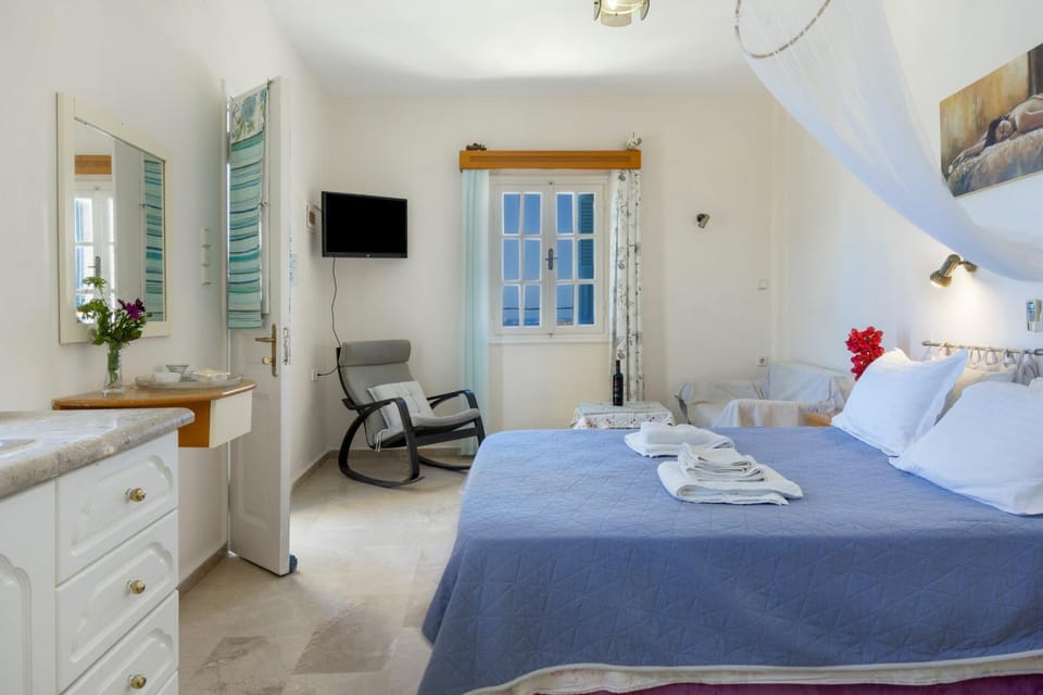 Living room, Bedroom