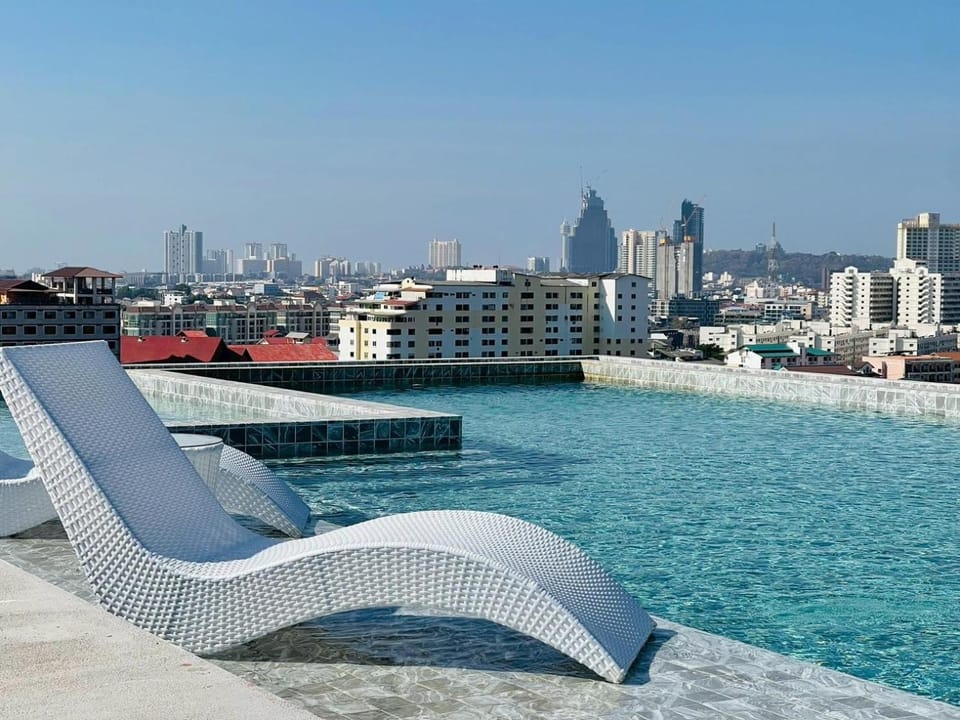 Swimming pool, Swimming pool