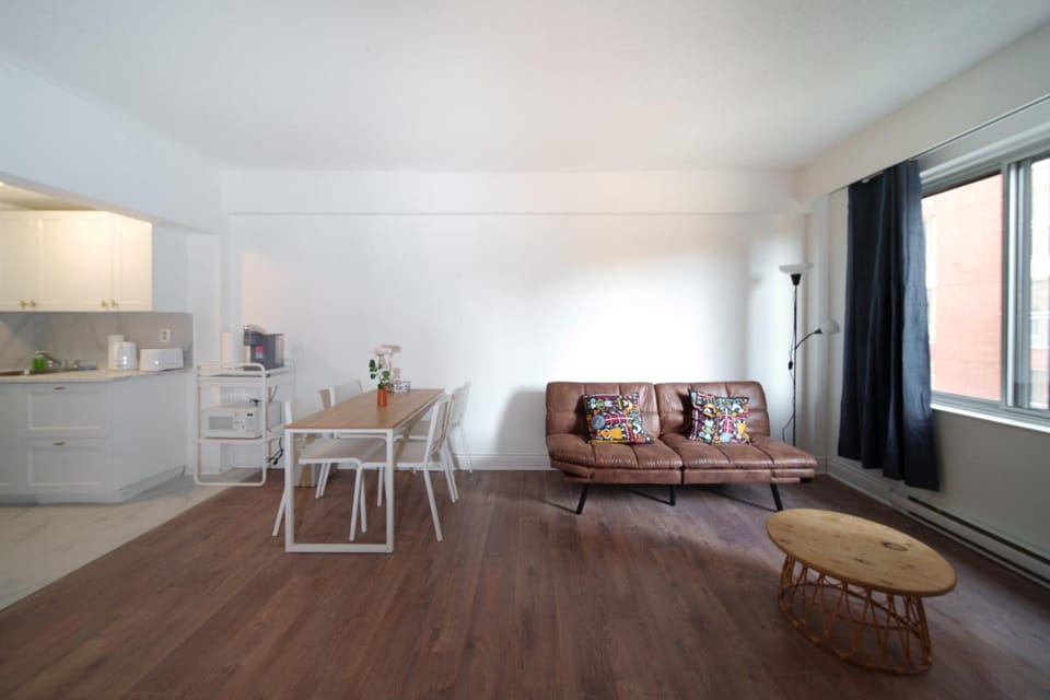 Studio in Heart DT Montreal,5 mins to bell center Apartment in Montreal