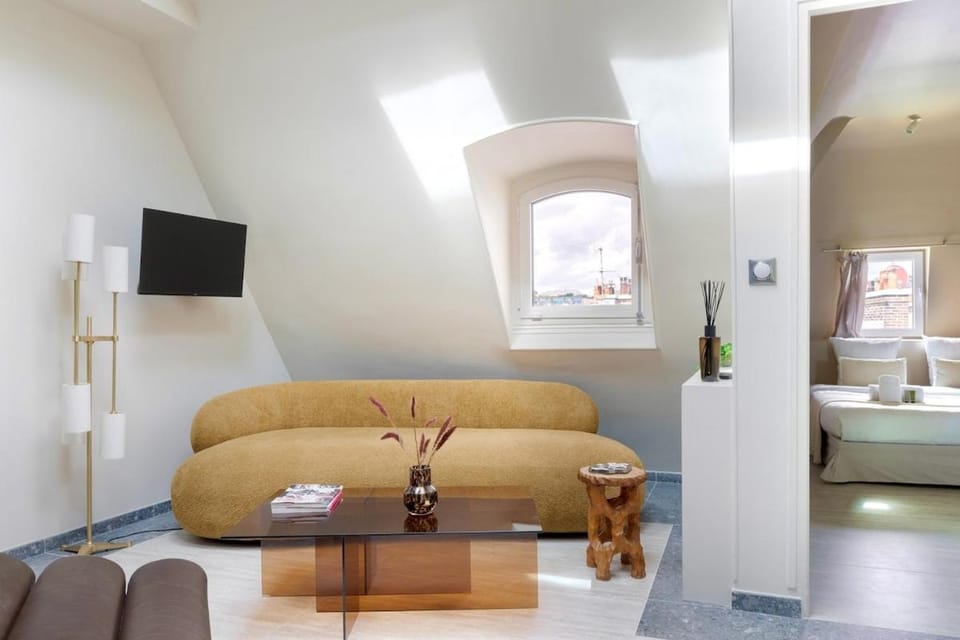 TV and multimedia, Living room, Seating area