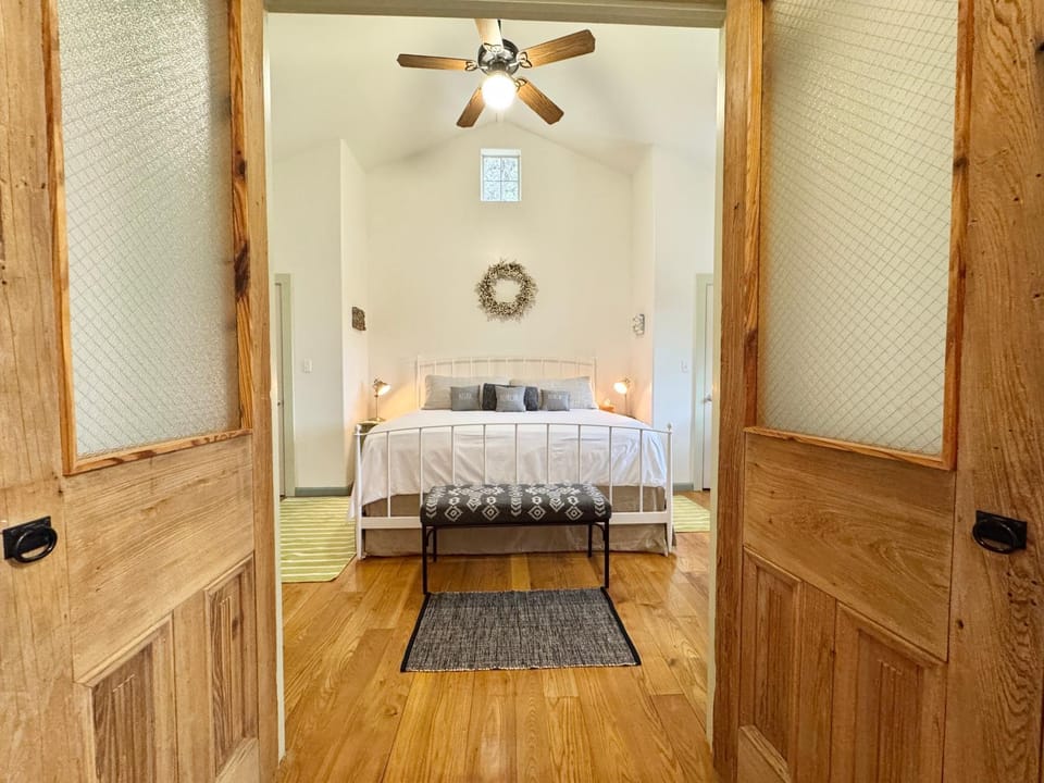 Bed, Other, Beach, Hiking, Cycling, Bedroom, Swimming pool, Swimming pool, Family, Parking, wedding, air conditioner, air conditioner