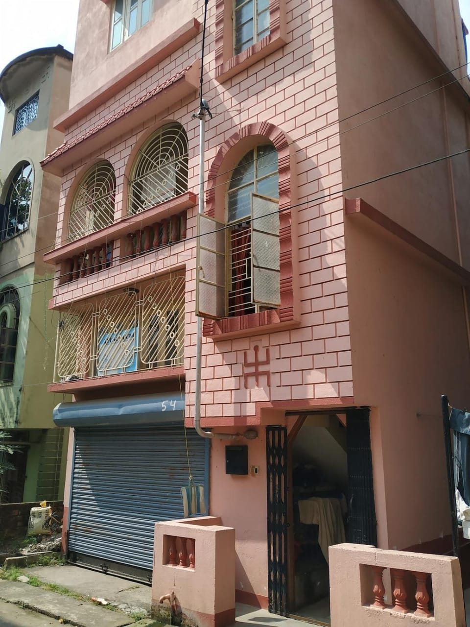 Roys Home 2kms from Airport entire Ground floor Apartment in Kolkata