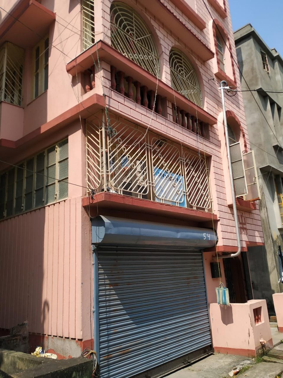Roys Home 2kms from Airport entire Ground floor Apartment in Kolkata