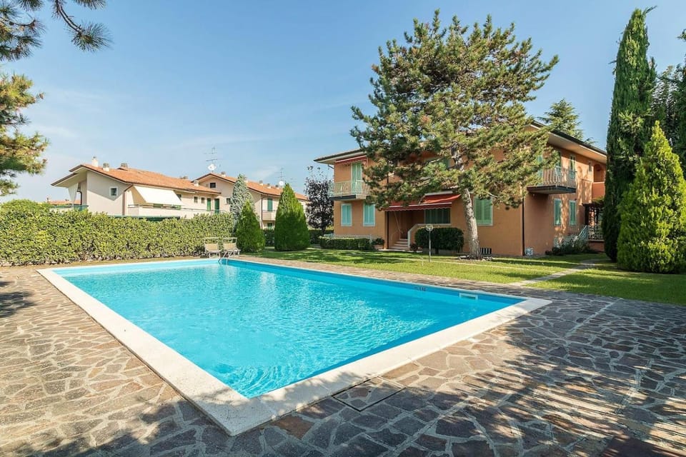 Property building, Garden, Garden view, Swimming pool