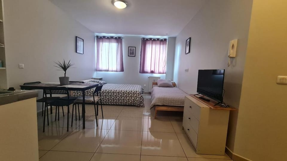 Temps Suspendu Netflix Wi-Fi Parking included Apartment in Gagny