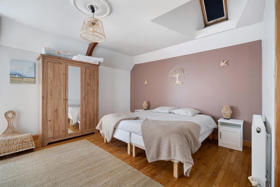 Living room, Bedroom