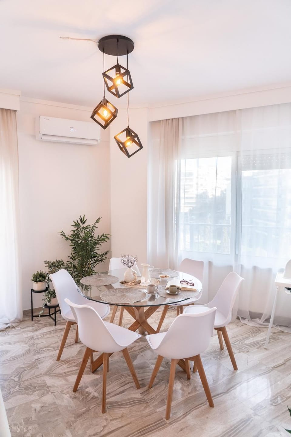 Roman Forum View in the Center of Thessaloniki Apartment in Thessaloniki