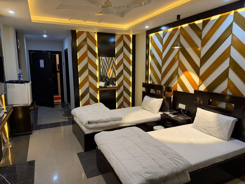 Property building, Photo of the whole room, Bedroom