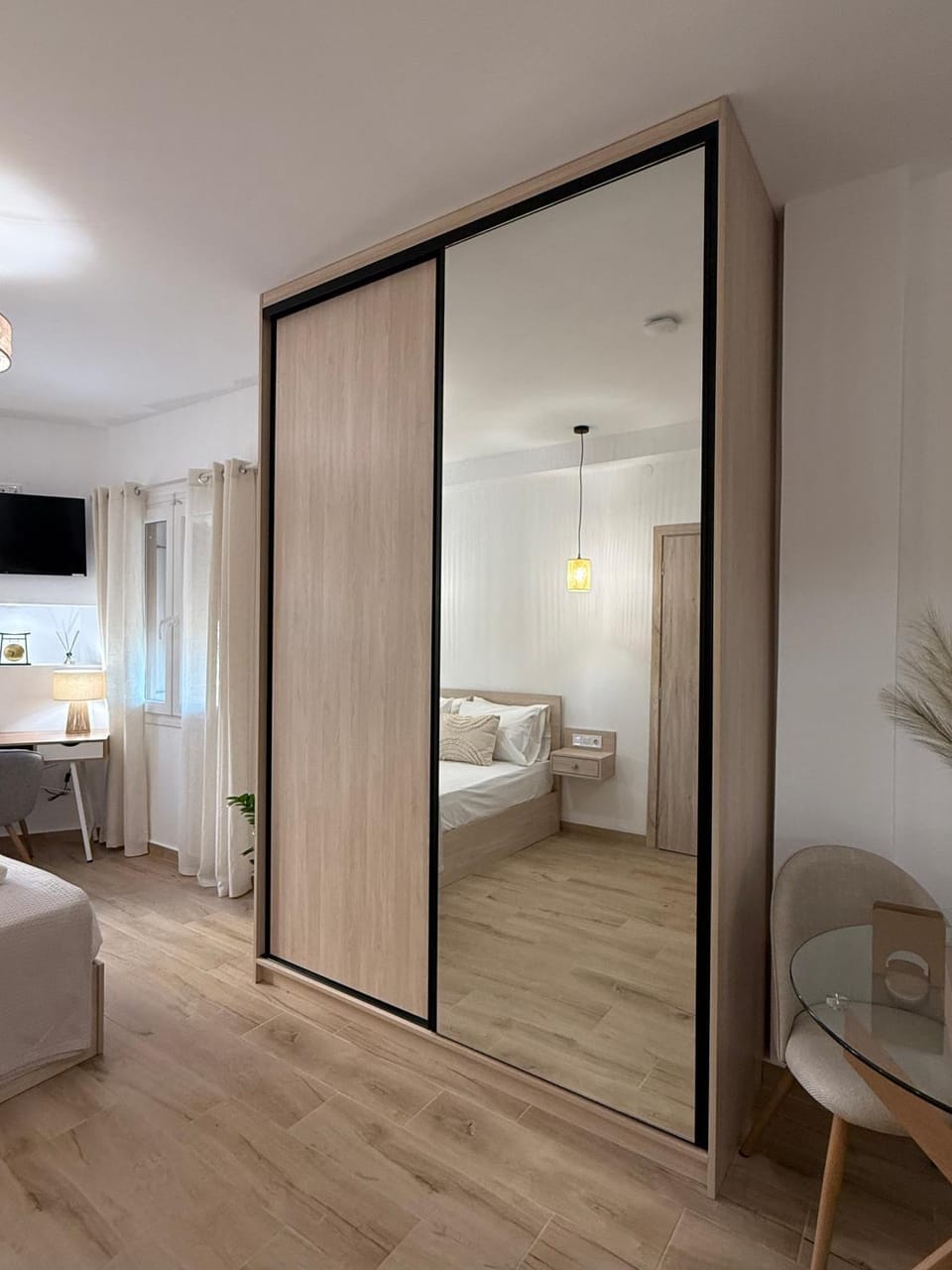 Photo of the whole room, wardrobe
