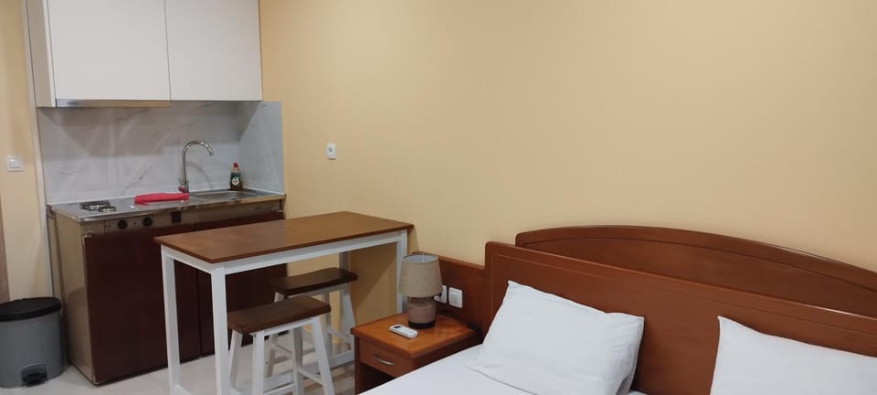 Bed, Bedroom, kitchen