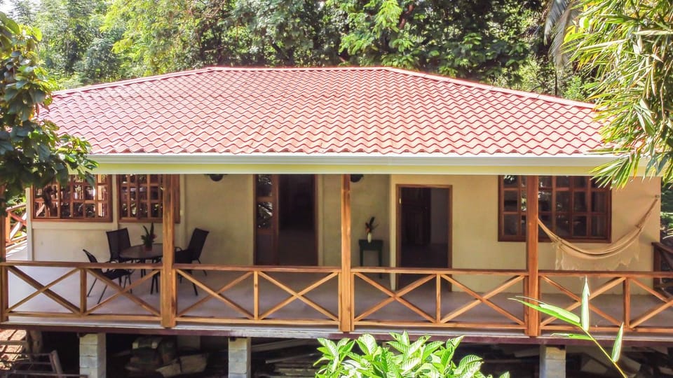 Villa Piňa dorada dependencia del hotel Casa Merlin House in Panama