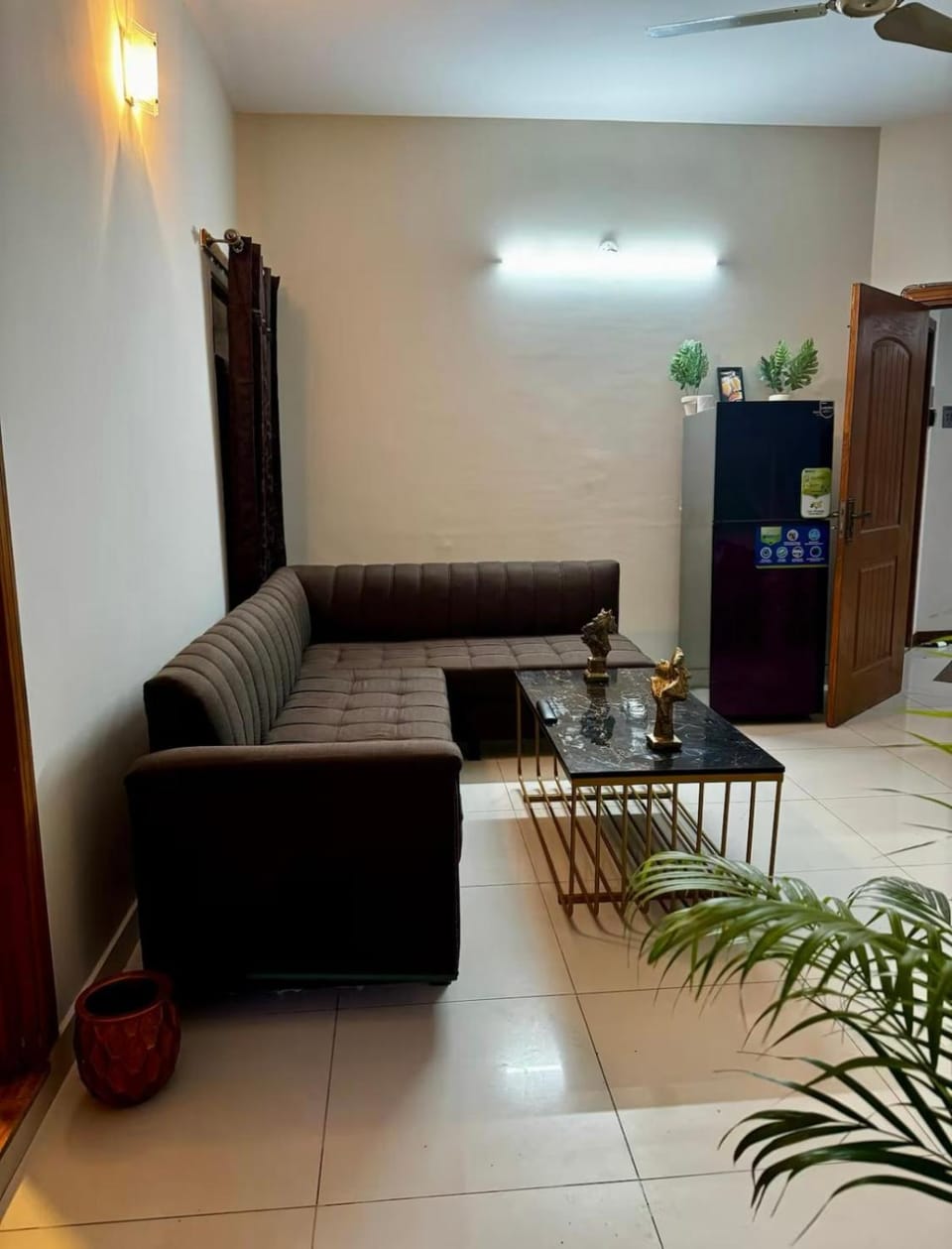 Kitchen or kitchenette, Living room, Seating area, fireplace