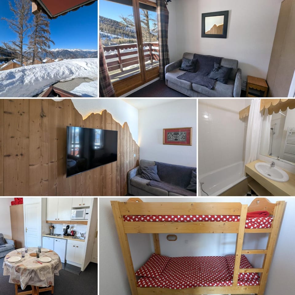 Bed, TV and multimedia, Kitchen or kitchenette, Living room, Photo of the whole room, Seating area, Bedroom