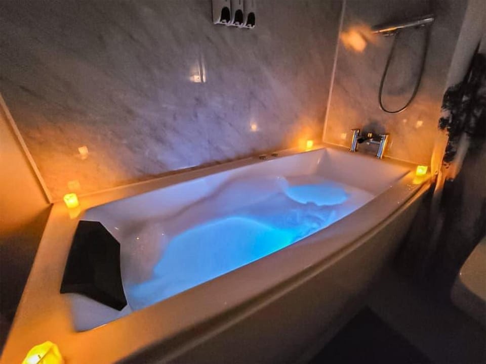 Bathroom, Bath
