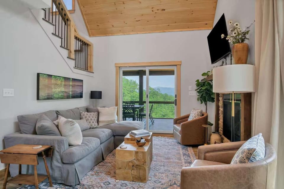 Yona Lodge - 4br Mountain Lodge Hottub Golf House in Great Smoky Mountains