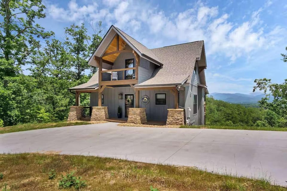 Yona Lodge - 4br Mountain Lodge Hottub Golf House in Great Smoky Mountains