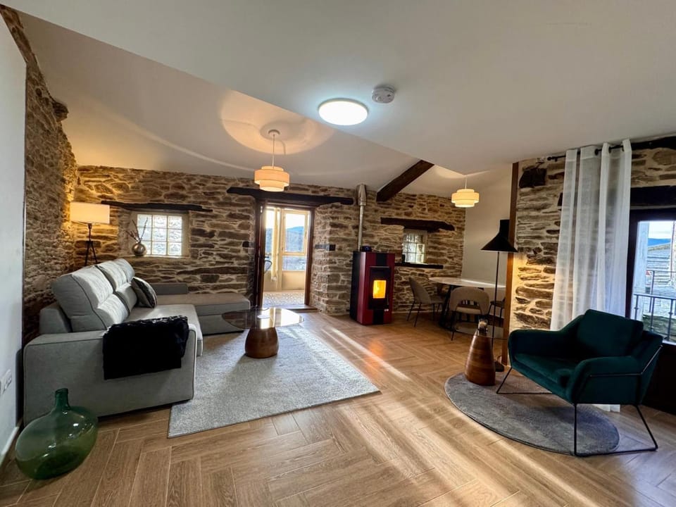 Las Vicas Puebla de Sanabria House in Puebla de Sanabria