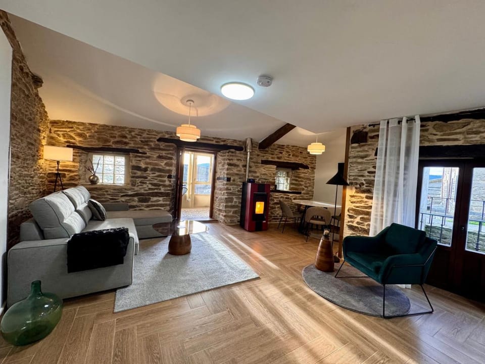 Las Vicas Puebla de Sanabria House in Puebla de Sanabria