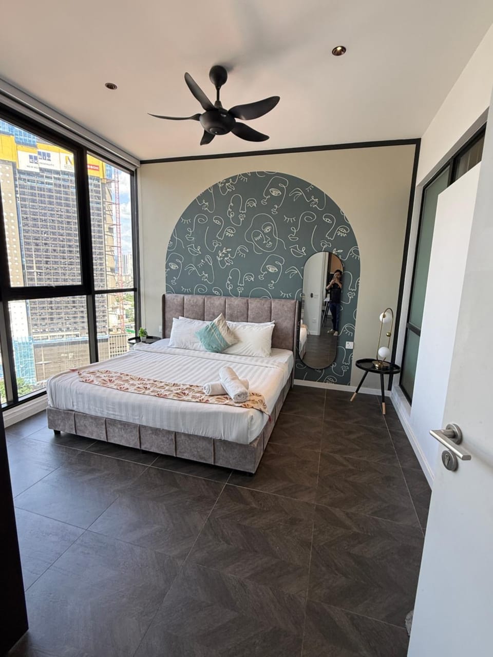 Bed, Photo of the whole room, Bedroom, towels, towels