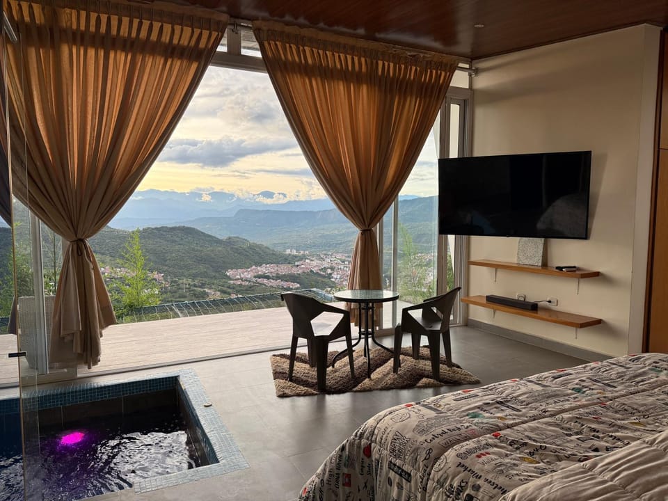 Bed, Natural landscape, TV and multimedia, Mountain view