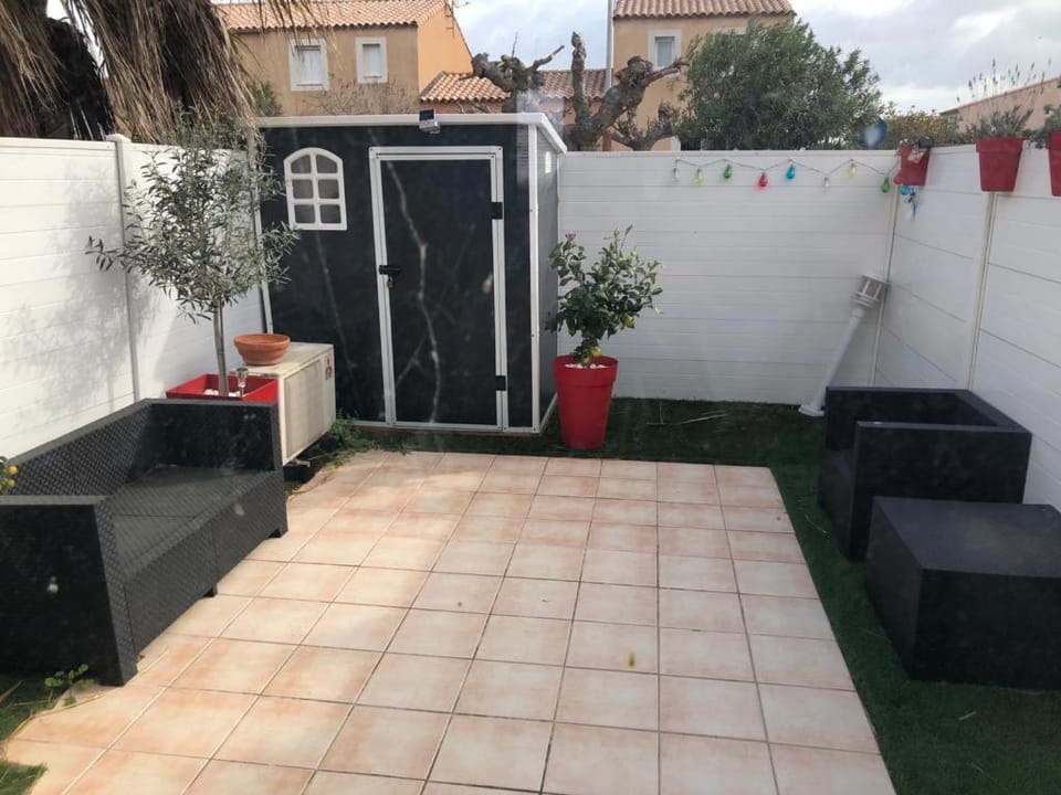 L'aiglefin Piscine Clim Jardin 5 Pers House in Gruissan