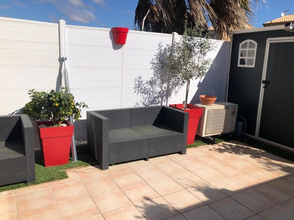 L'aiglefin Piscine Clim Jardin 5 Pers House in Gruissan