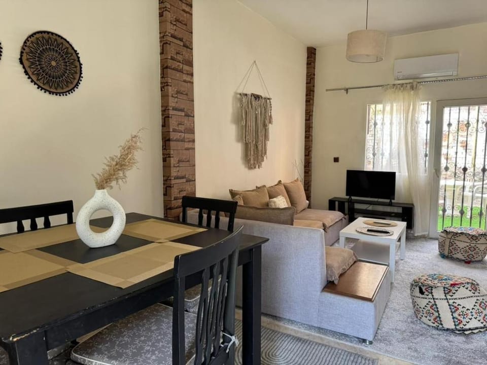 Mininvilla with a backyard & near Sphinx airport Apartment in Egypt