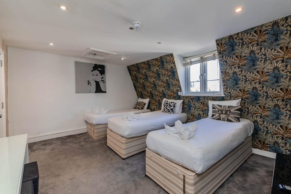 Beautiful Town House Next to Brighton Beach House in Brighton